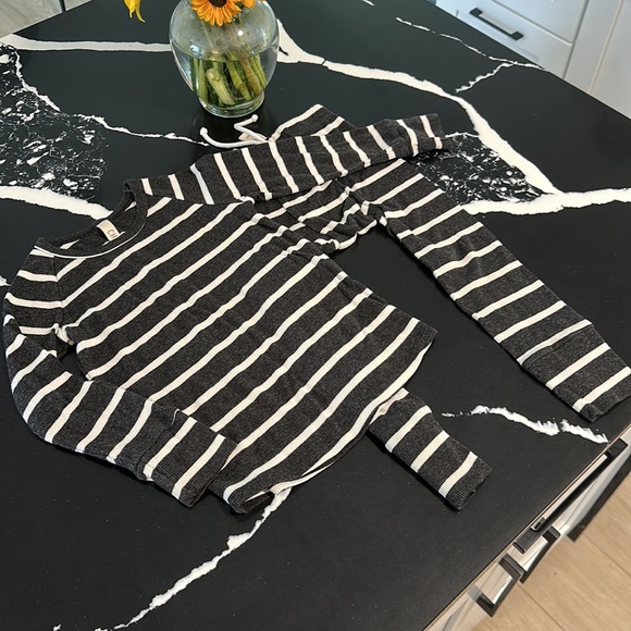 Childhoods Clothing Rib Knit pajama set- 3T - Picture 2 of 5